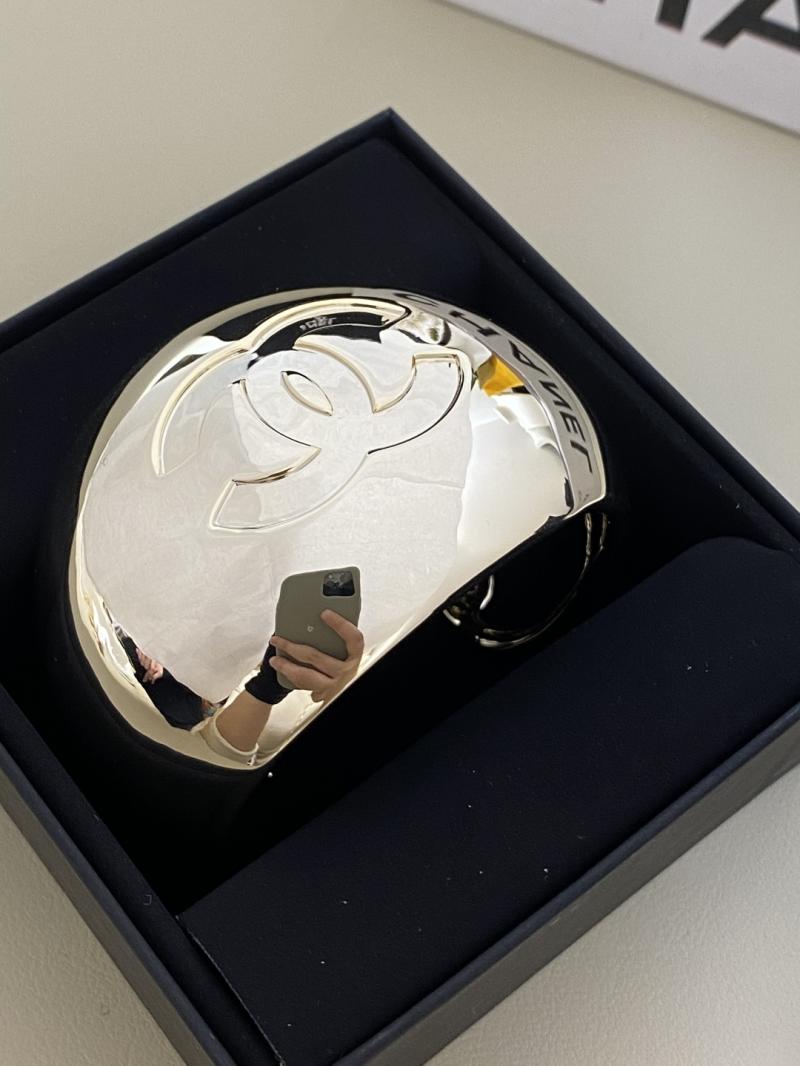 Chanel Bracelet YCB122901