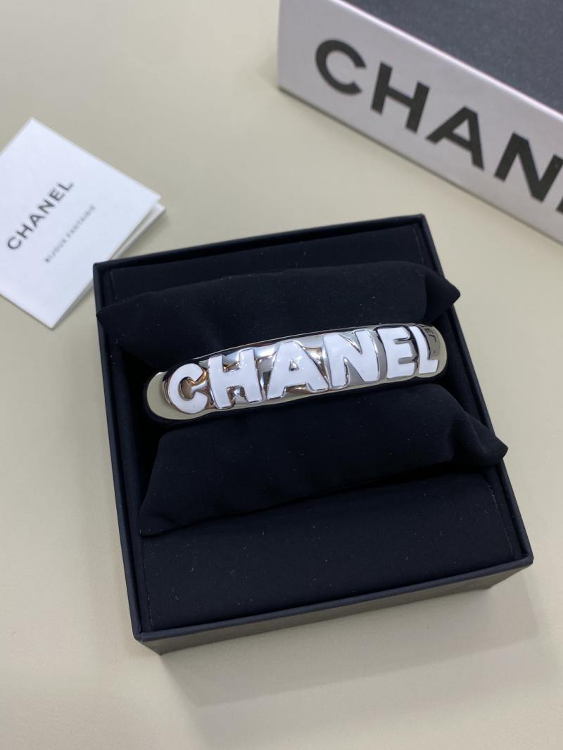 Chanel Bracelet YCB122911