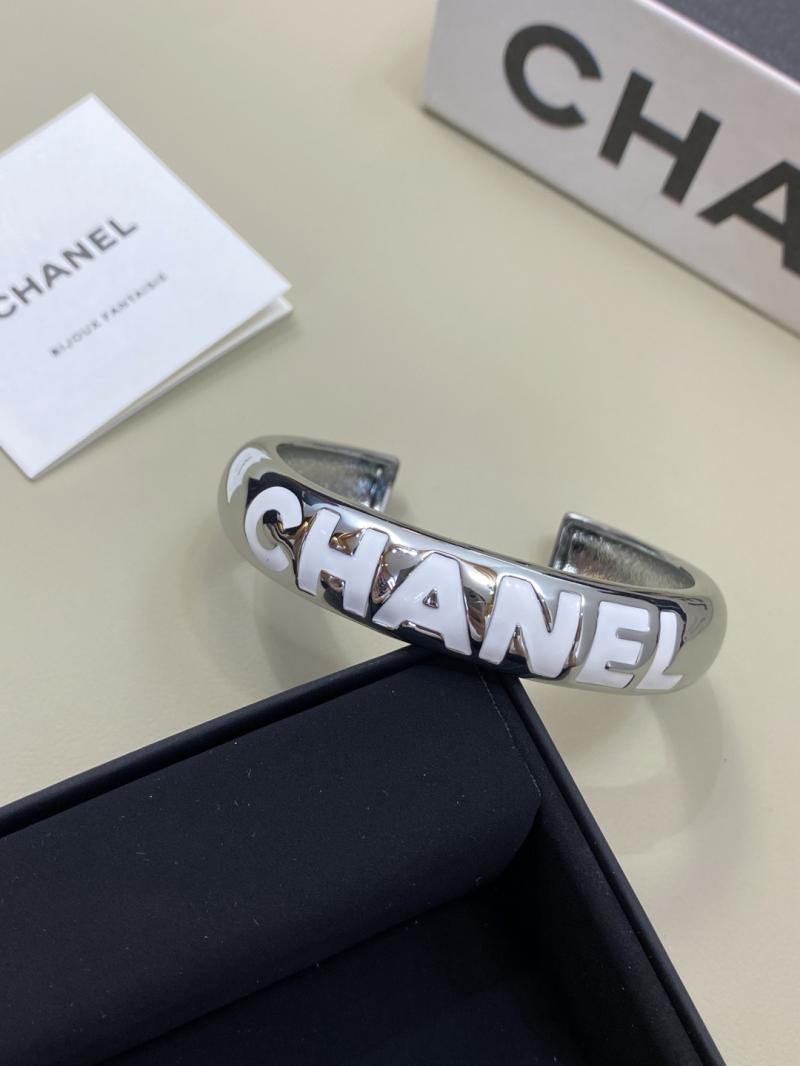 Chanel Bracelet YCB122911