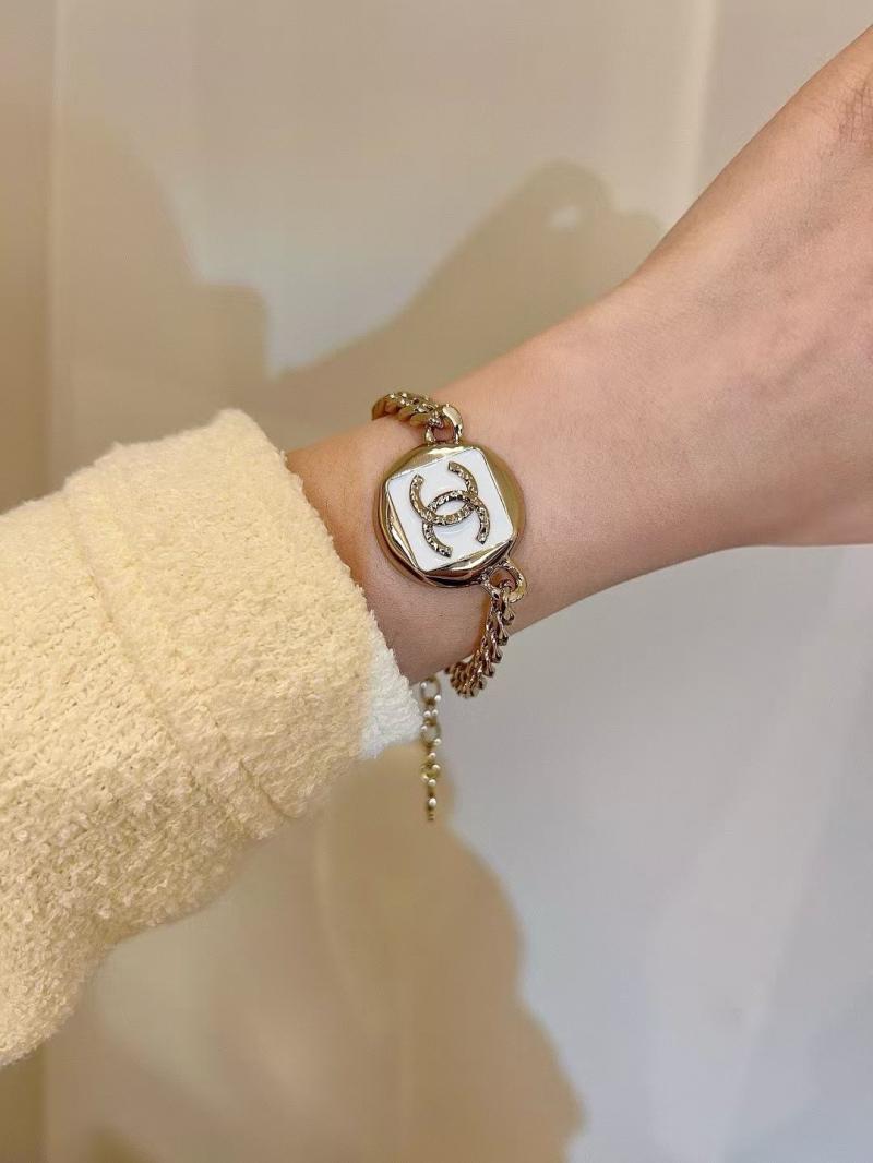 Chanel Bracelet YCB122922