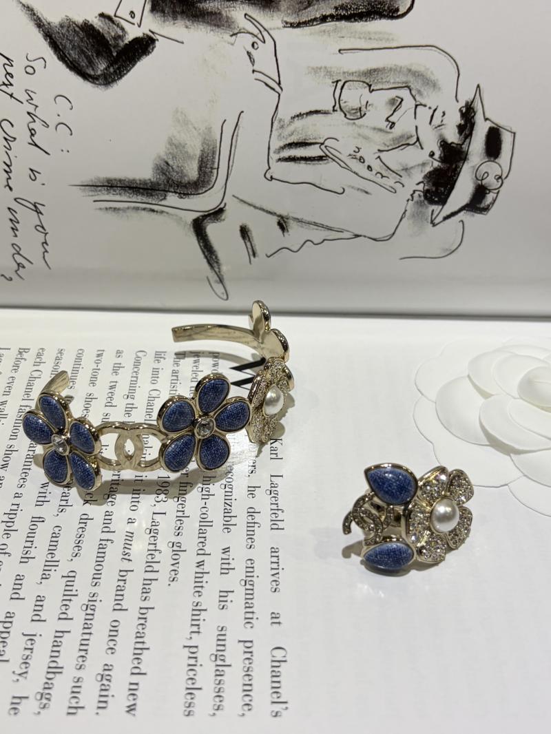 Chanel Bracelet YCB122940