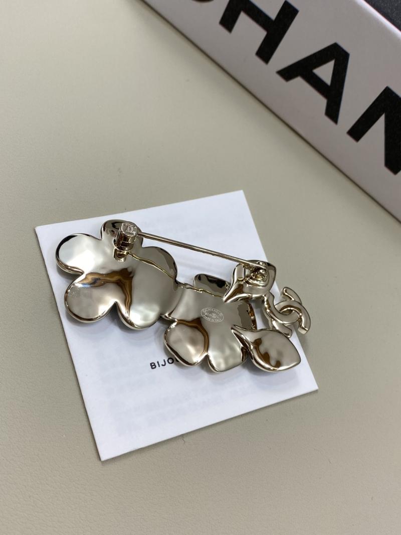 Chanel Brooch YCB122934