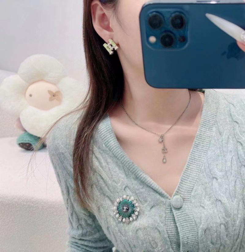 Chanel Brooch YCE11105