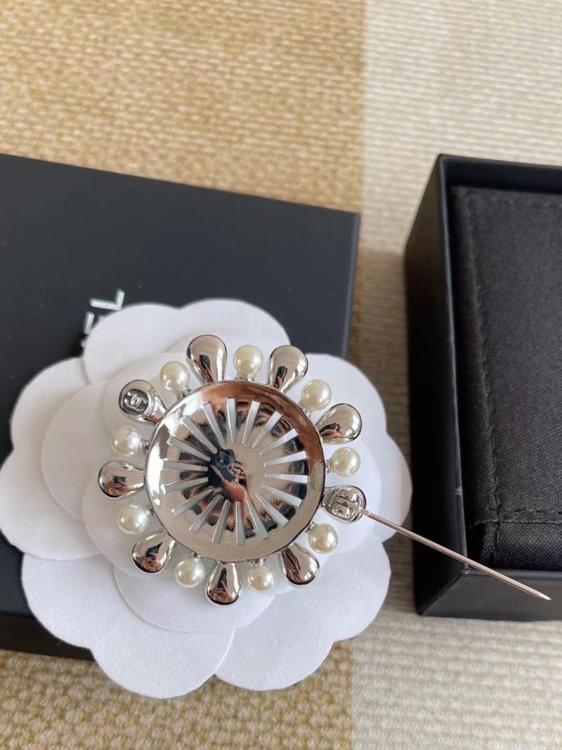 Chanel Brooch YCE11105