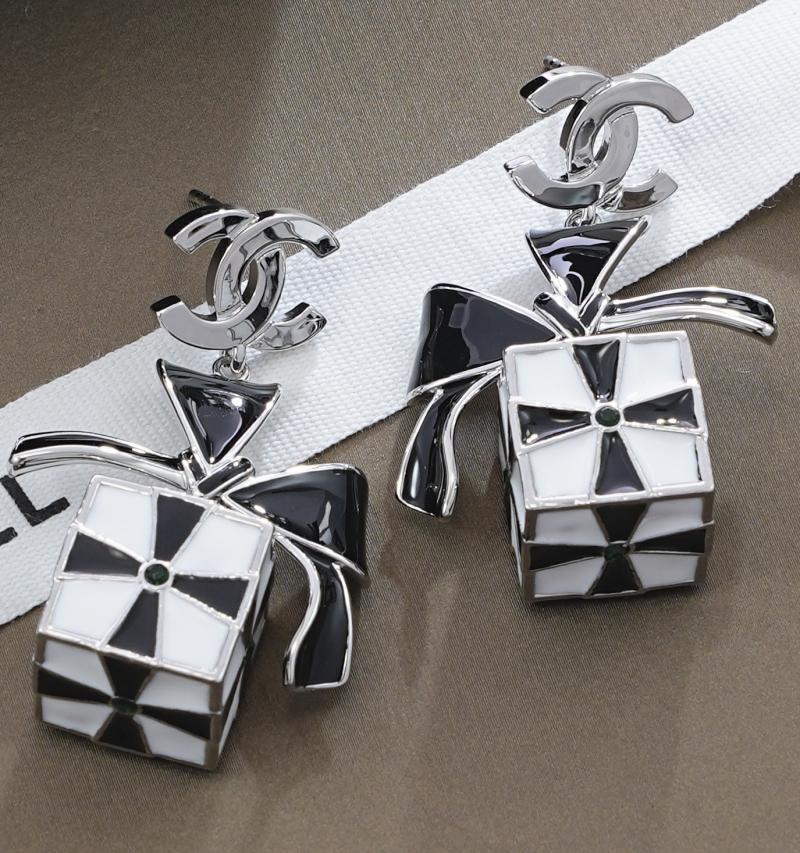 Chanel Earrings YCB122903