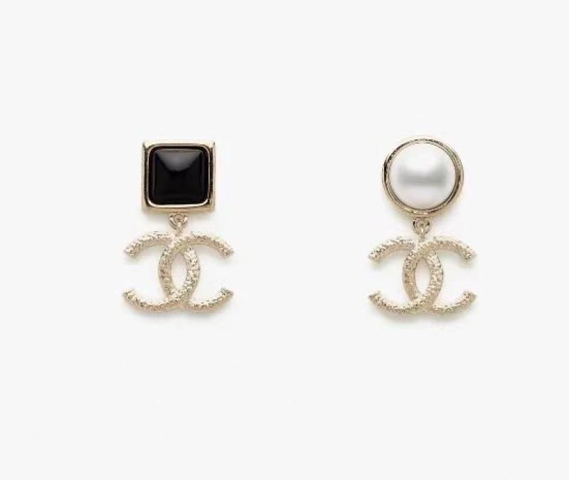 Chanel Earrings YCB122920