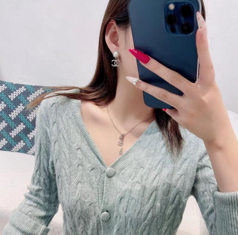 Chanel Earrings YCB122920