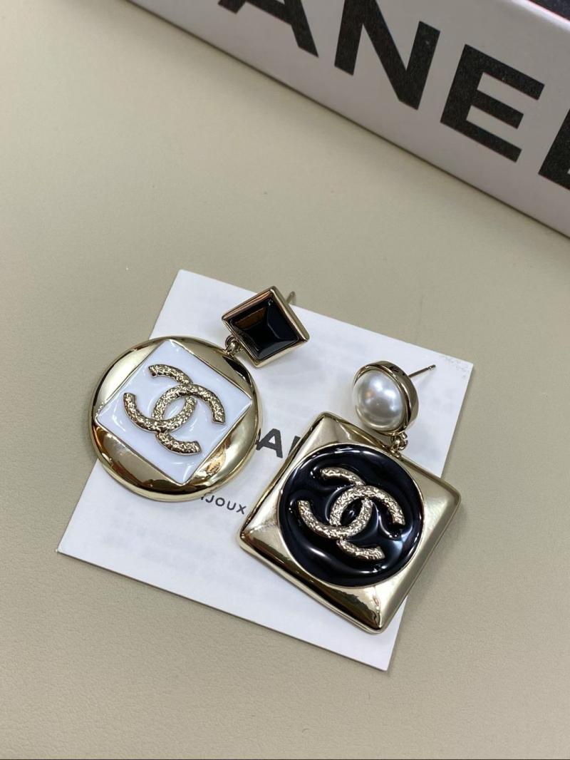 Chanel Earrings YCB122921