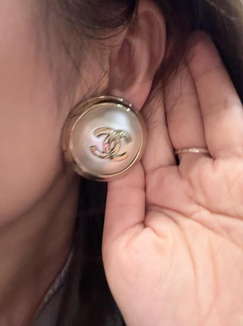 Chanel Earrings YCE123101