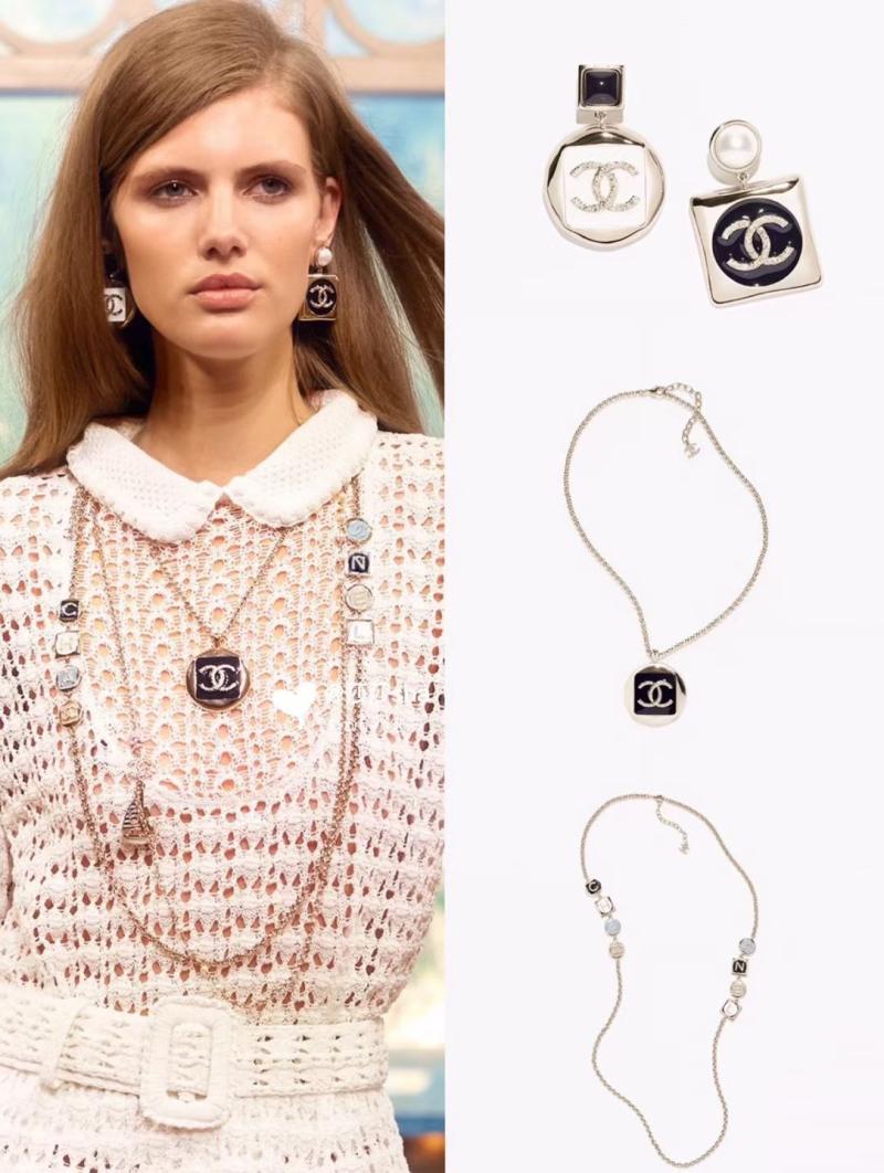Chanel Necklace YCB122927