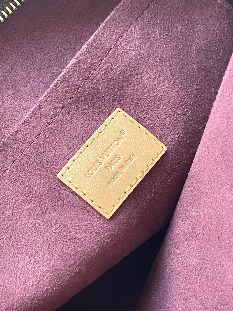 Louis Vuitton CarryAll East West M28101