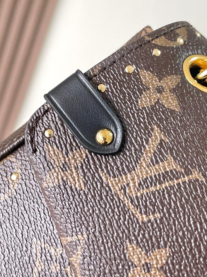 Louis Vuitton Trunkie M14526