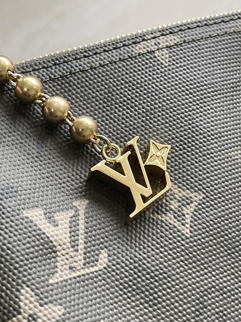 Louis Vuitton Vagabond Hobo Khaki M27181