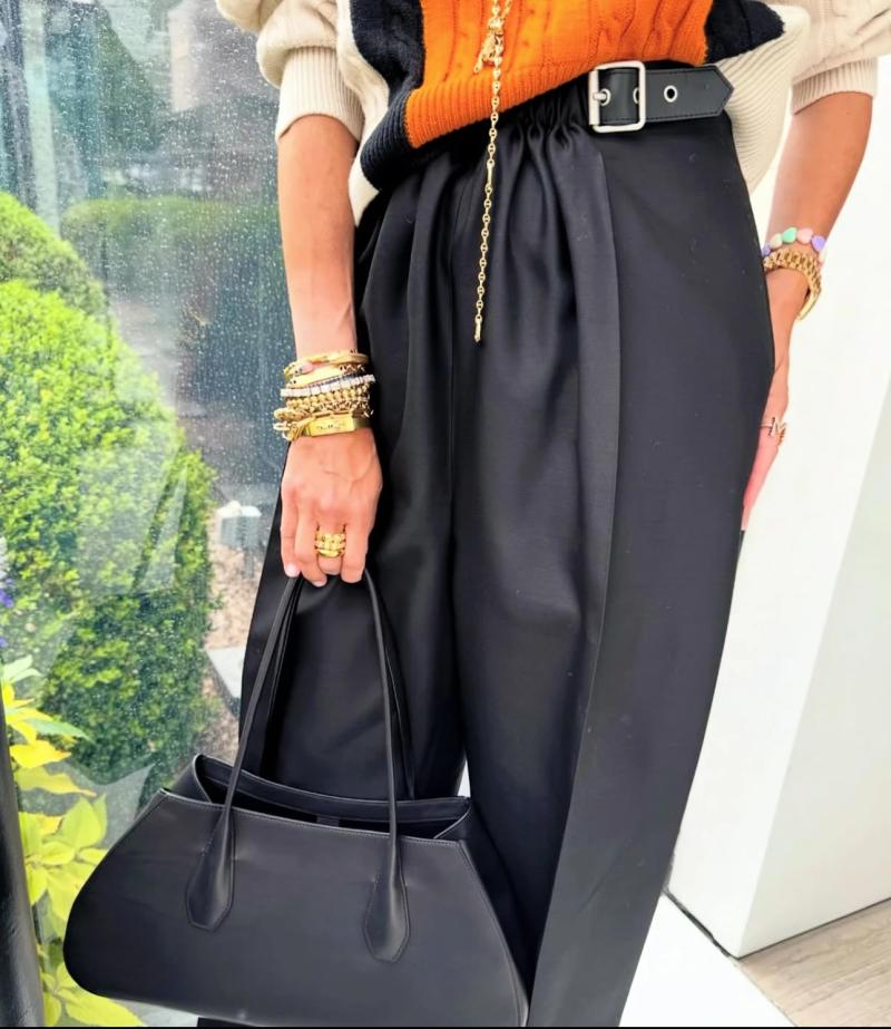 The Row Alger Leather Shoulder Bag Black T1842